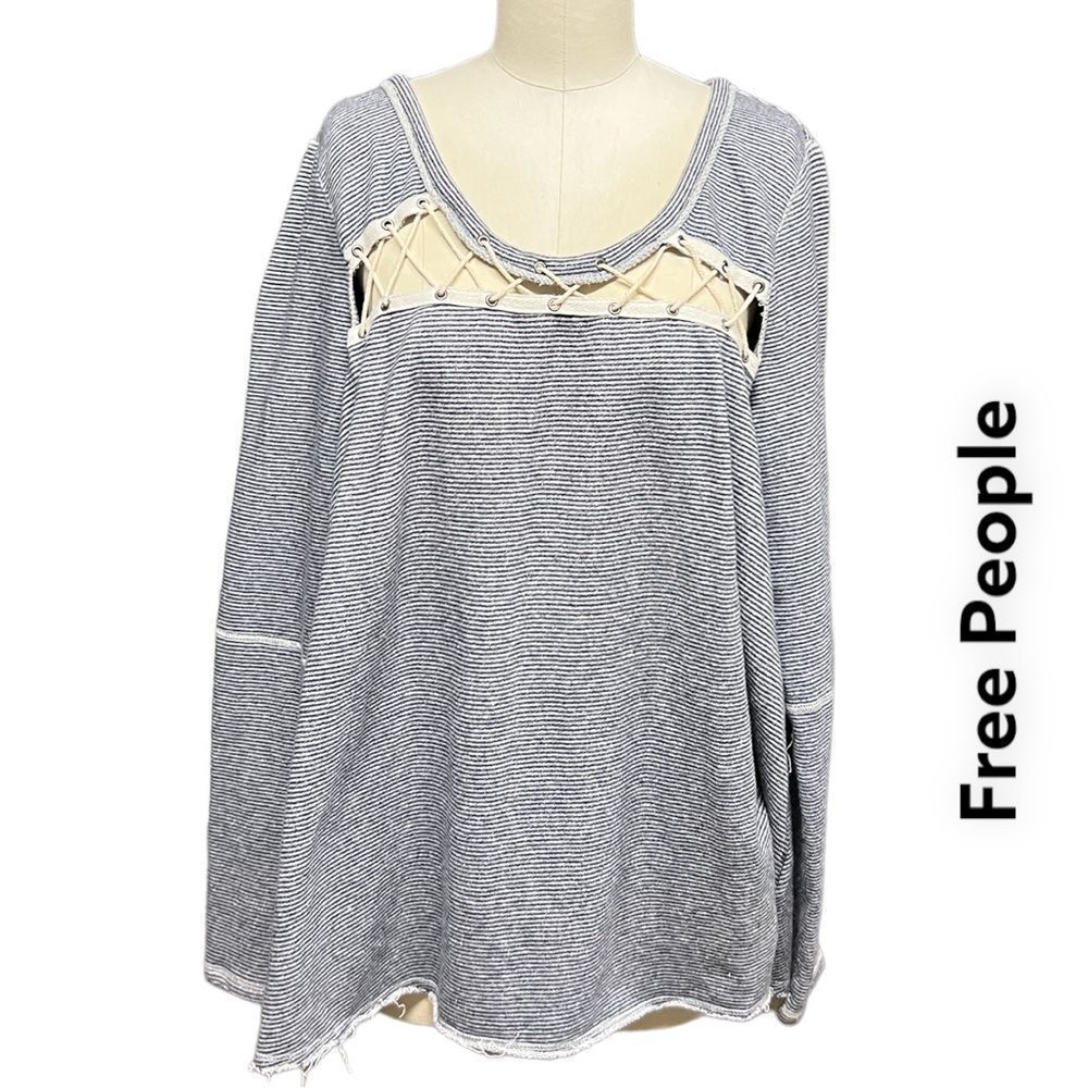 ❄️ FREE PEOPLE ‘Lacey Love’ long sleeve laced front navy striped shirt + size L